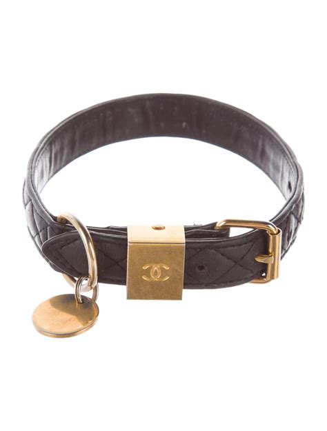 chanel dog collar.